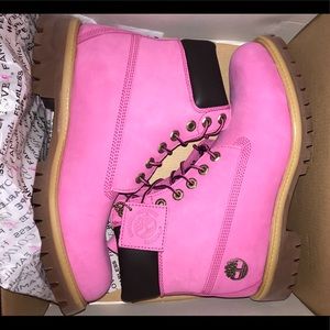 Men’s 9 Susan G Komen Timberland limited edition